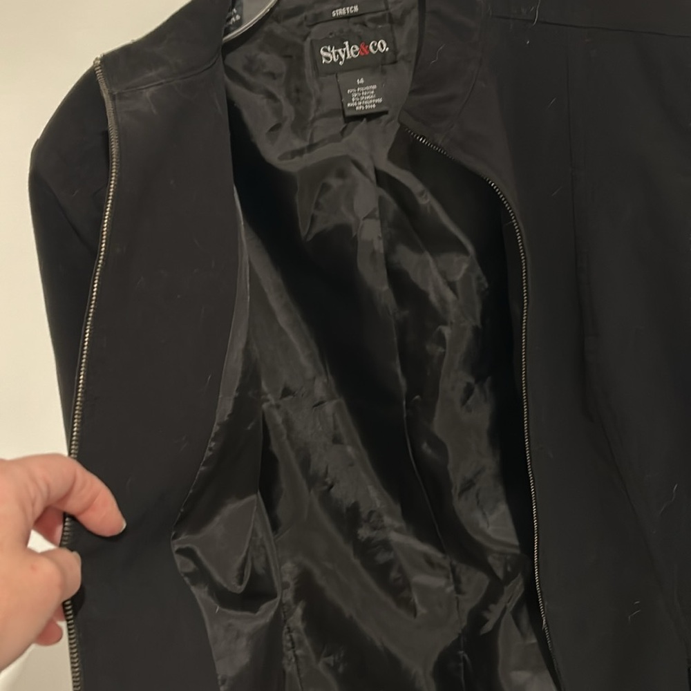 Style &Co. black zip up blazer, size 14 but looks smaller very stylish blazer - Picture 4 of 4